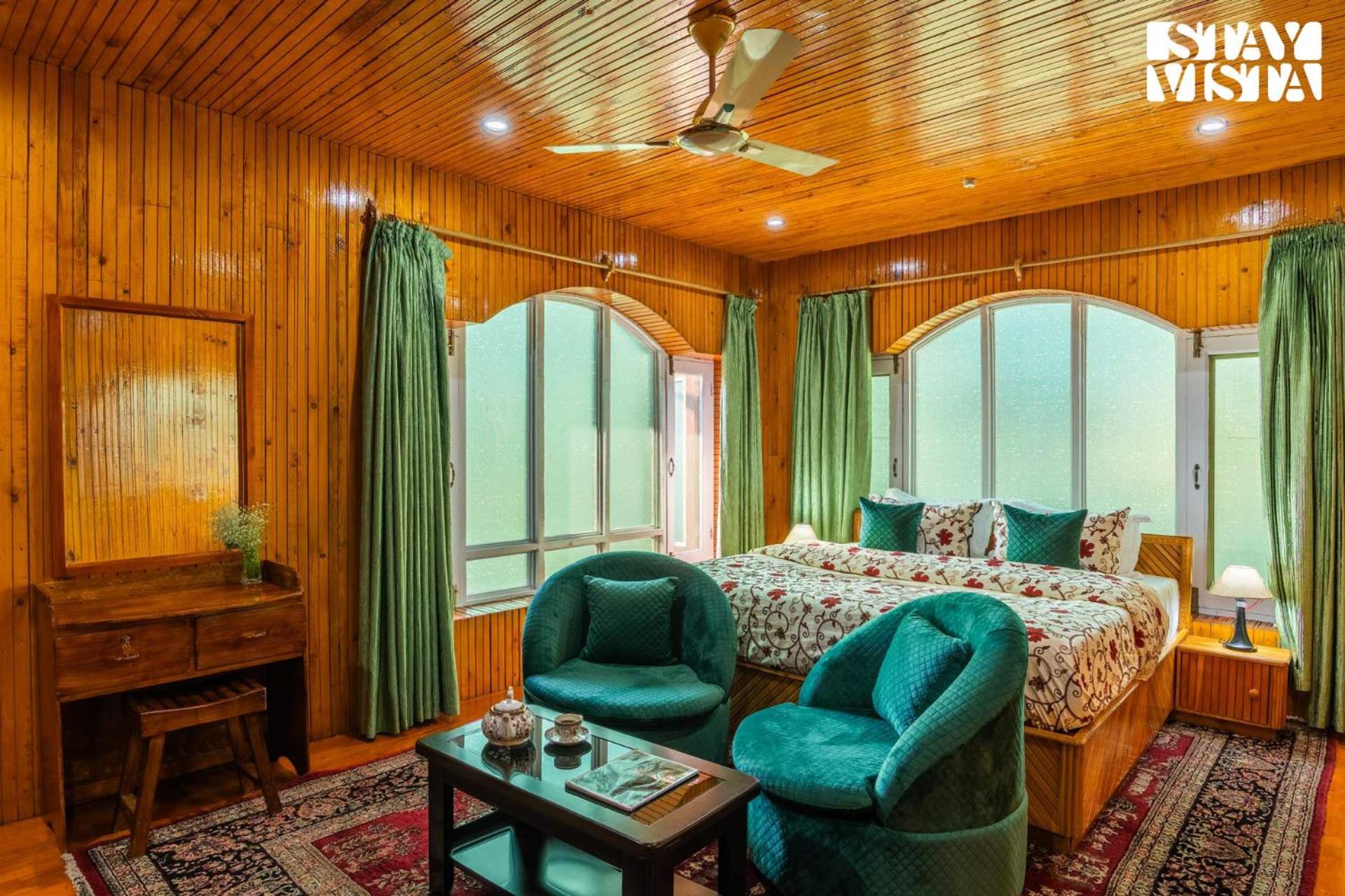 Stayvista At Wooden Arches With Lawn, Jacuzzi & Bbq Srīnagar المظهر الخارجي الصورة