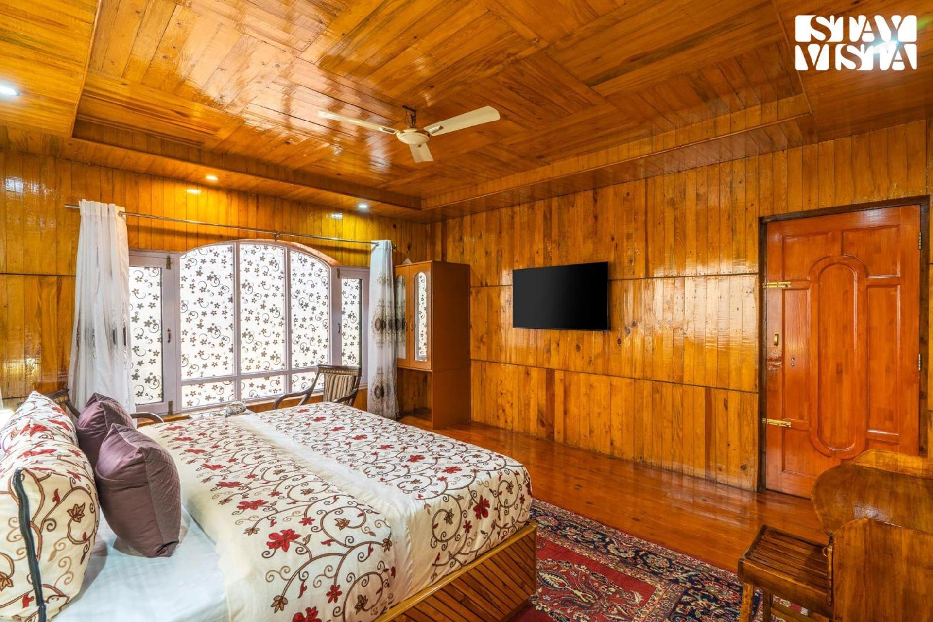 Stayvista At Wooden Arches With Lawn, Jacuzzi & Bbq Srīnagar المظهر الخارجي الصورة