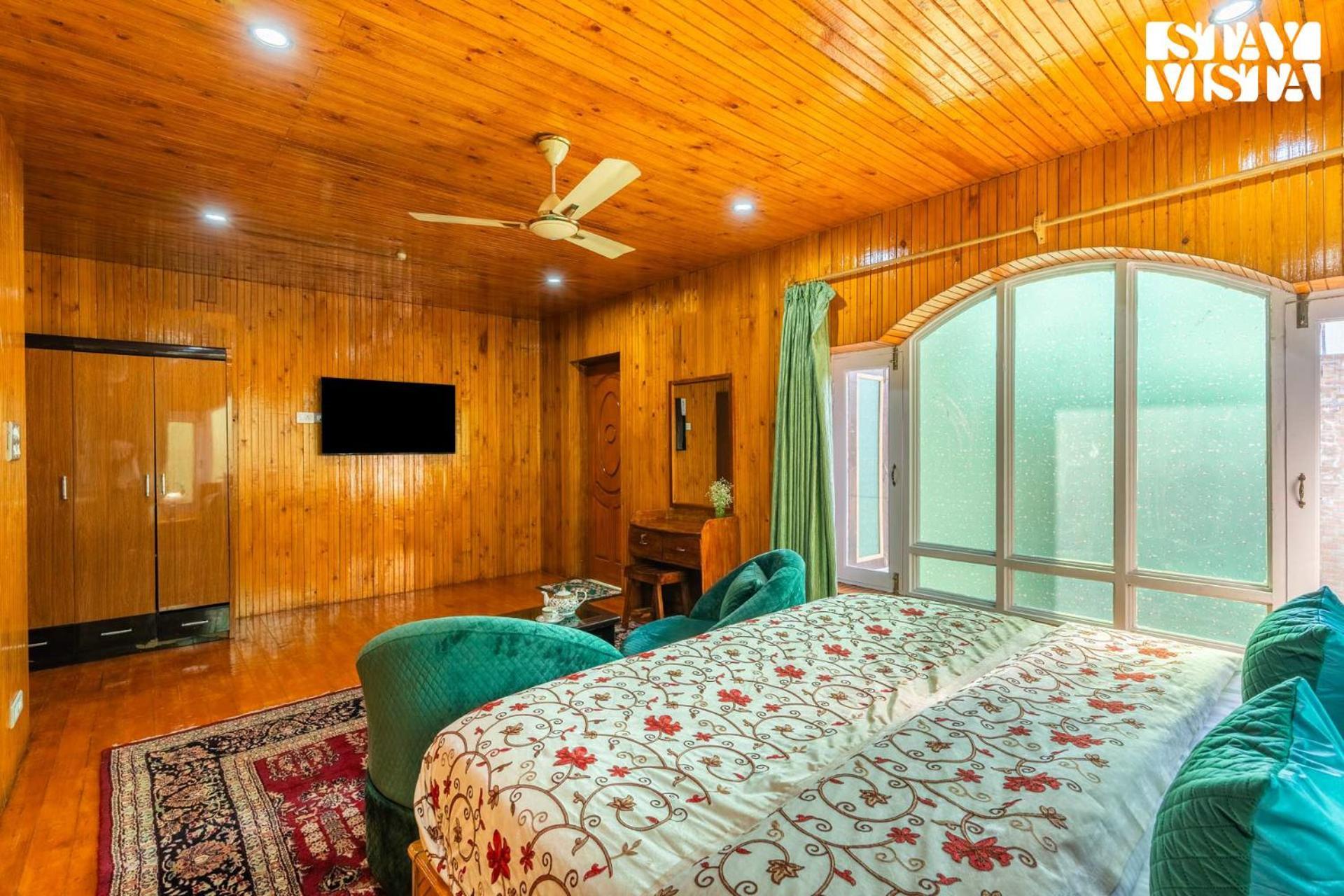 Stayvista At Wooden Arches With Lawn, Jacuzzi & Bbq Srīnagar المظهر الخارجي الصورة