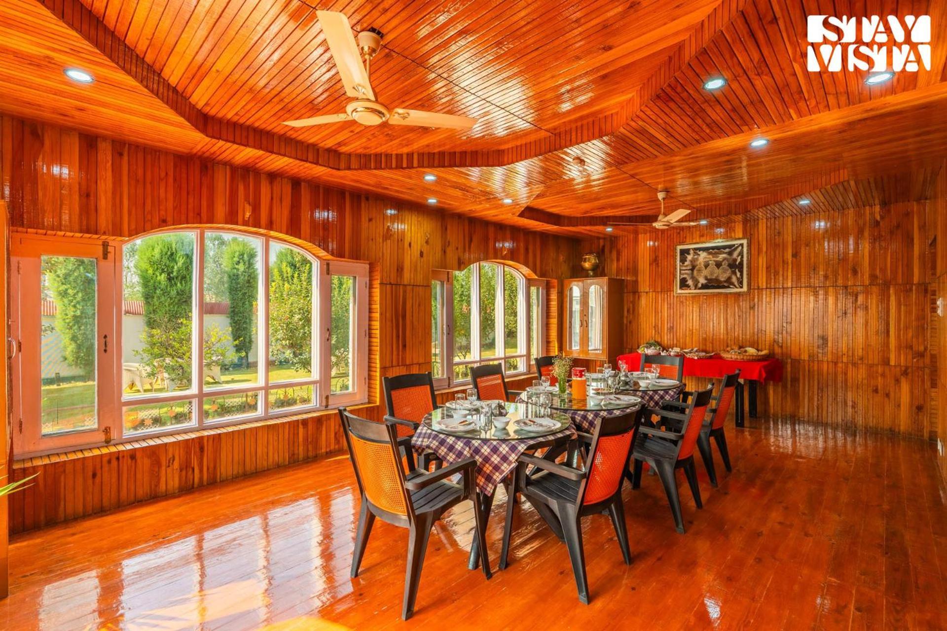 Stayvista At Wooden Arches With Lawn, Jacuzzi & Bbq Srīnagar المظهر الخارجي الصورة