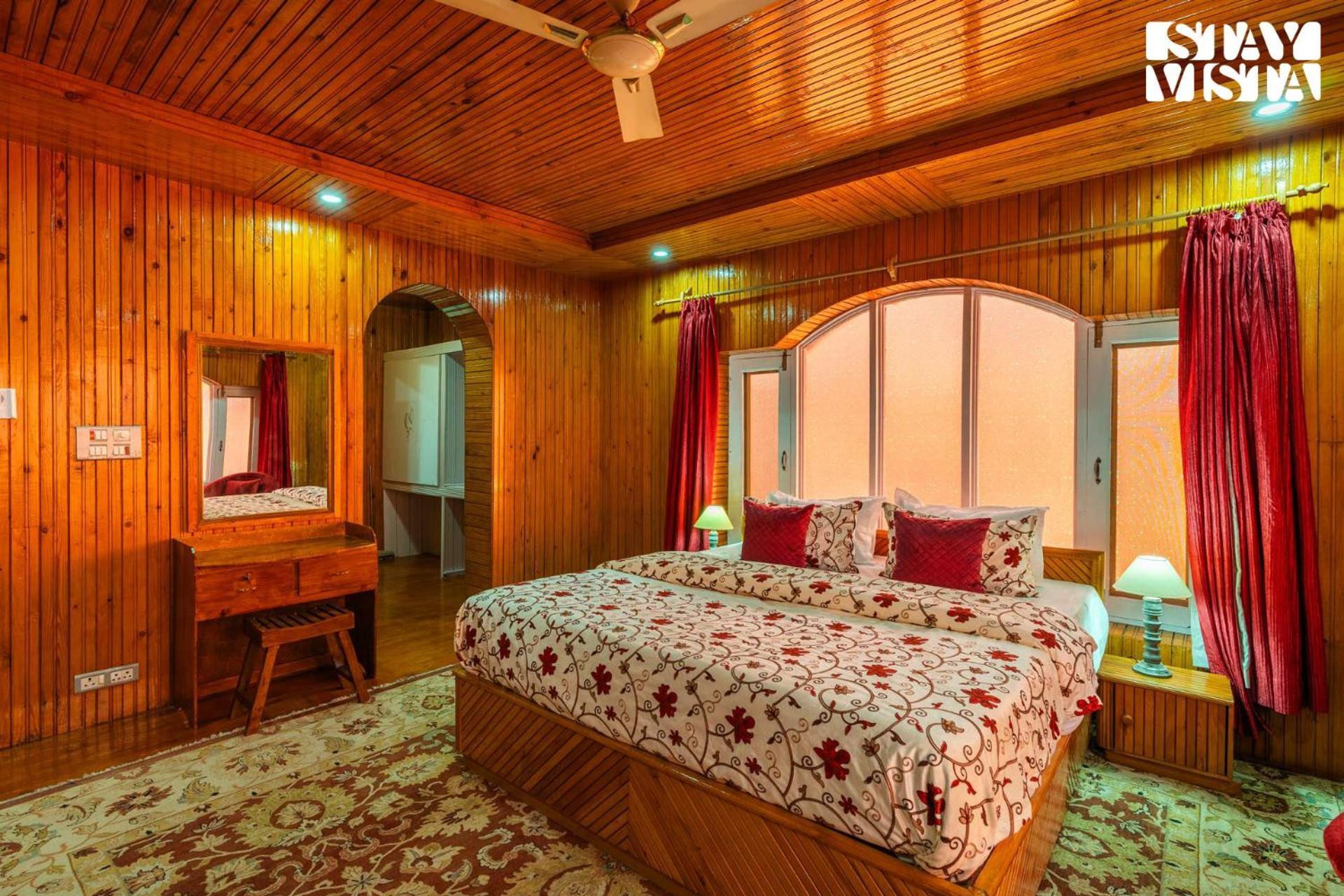 Stayvista At Wooden Arches With Lawn, Jacuzzi & Bbq Srīnagar المظهر الخارجي الصورة