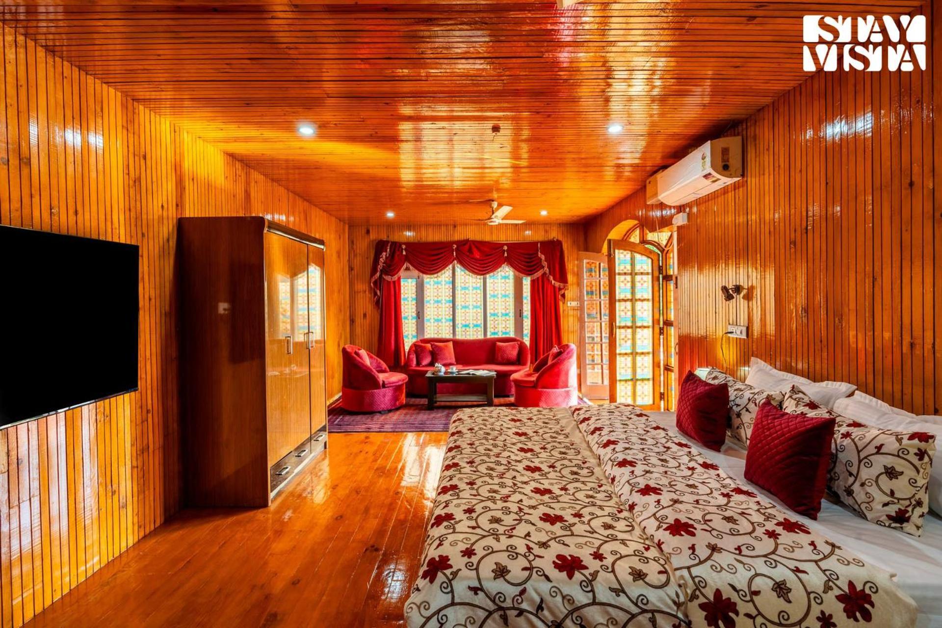 Stayvista At Wooden Arches With Lawn, Jacuzzi & Bbq Srīnagar المظهر الخارجي الصورة